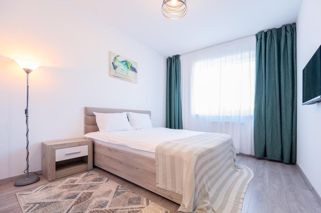 Serene Flat Lägenhet Oradea Exteriör bild