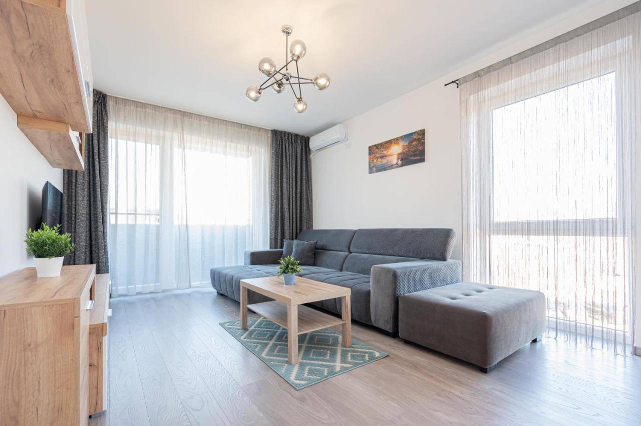 Serene Flat Lägenhet Oradea Exteriör bild