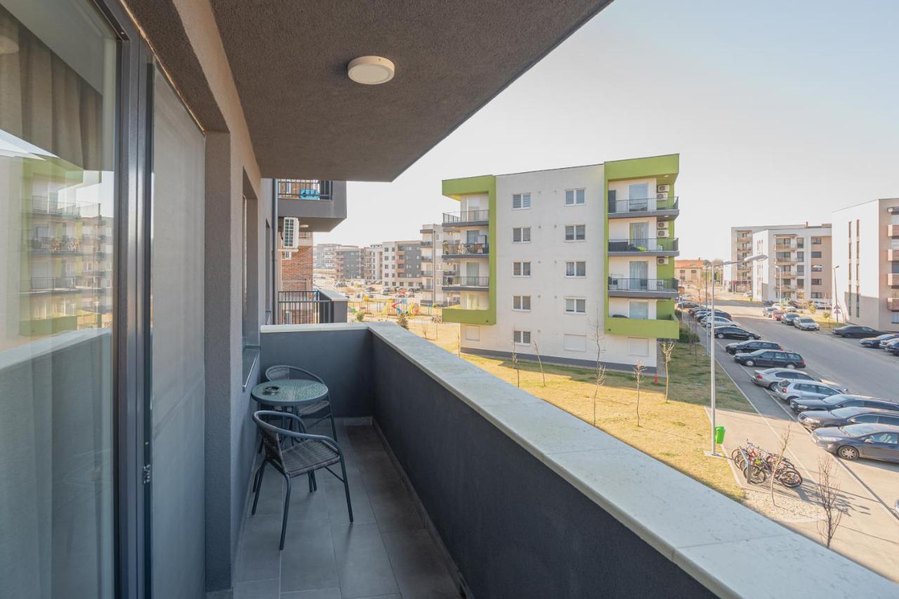 Serene Flat Lägenhet Oradea Exteriör bild